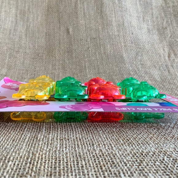 8 Bag / Chip Clips with Gummy Teddy Bear Magnetic BPA Free NWOT Sealed - Picture 4 of 10